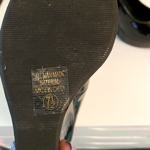 Classified Black Shoes, size 7.5 - Picture 6 of 6